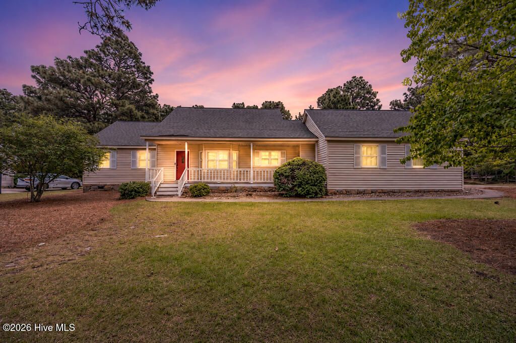 Photo of 410 Edinboro Drive, Southern Pines, NC 28387 (MLS # 100573819)