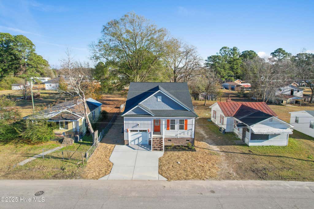 Photo of 608 S Goldsboro Street, Fremont, NC 27830 (MLS # 100583765)