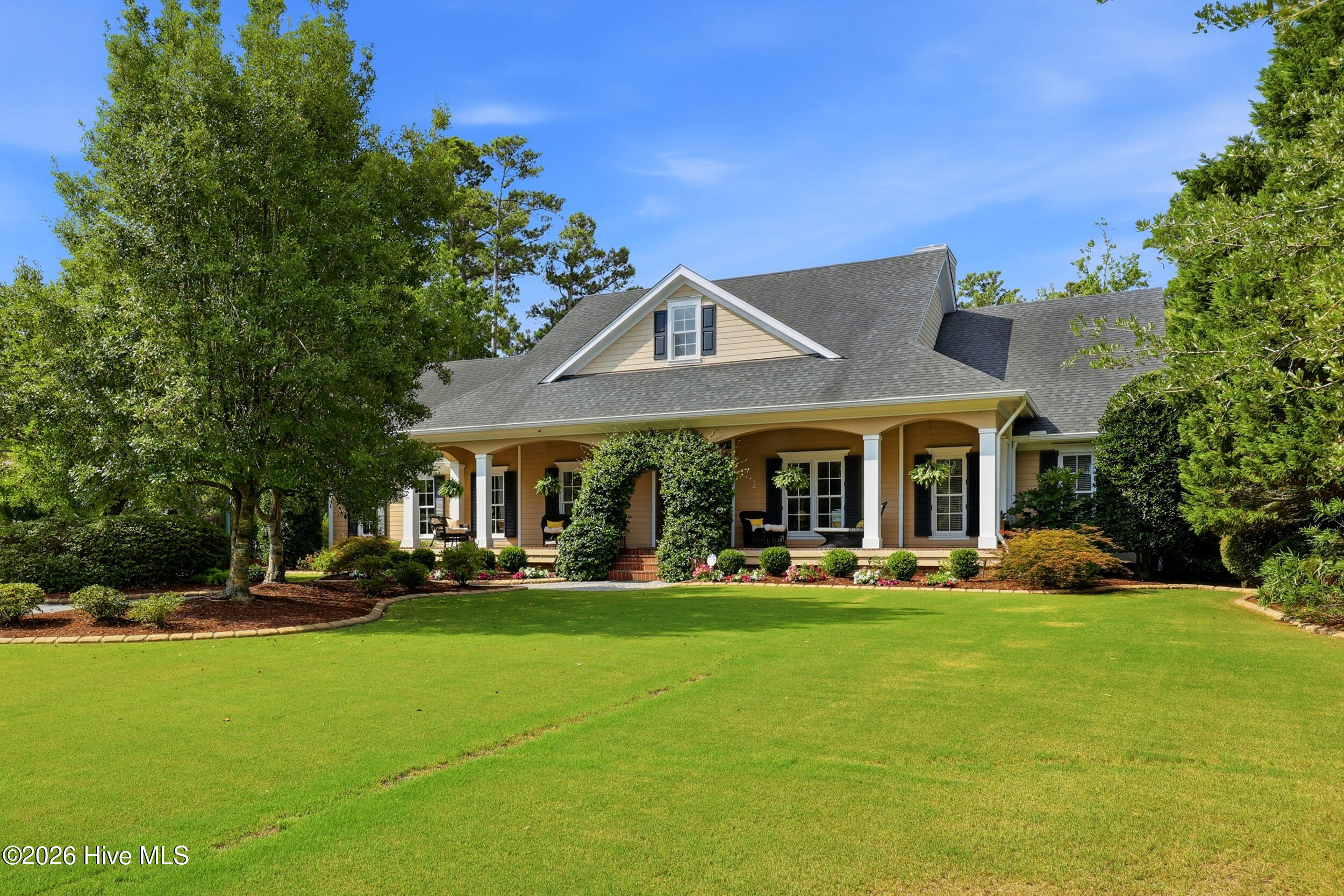 1608 Softwind Way