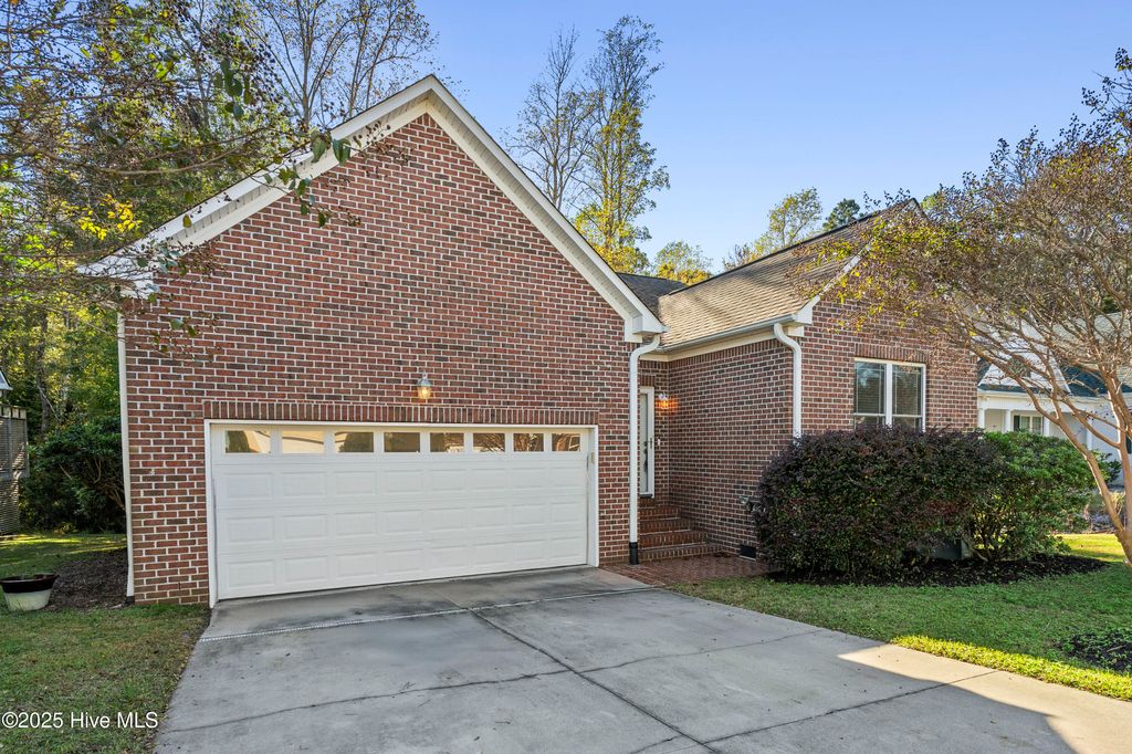 Photo of 113 Windy Point, Sneads Ferry, NC 28460 (MLS # 100559158)