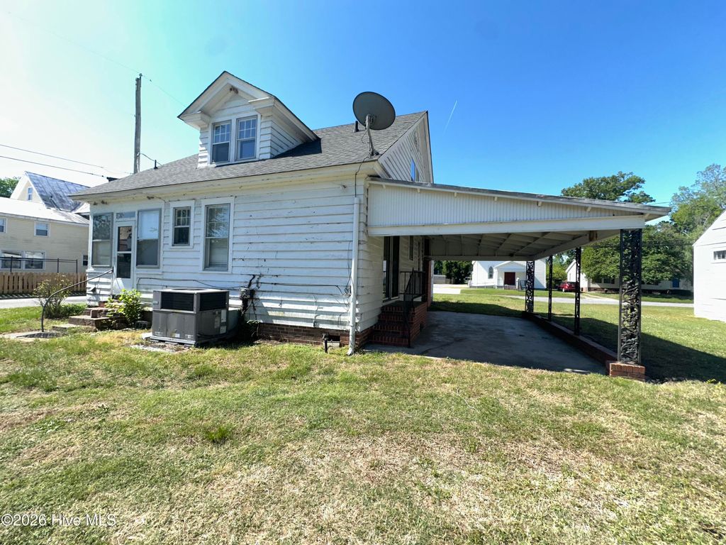 Photo of 712 W Grubb Street, Hertford, NC 27944 (MLS # 100569245)