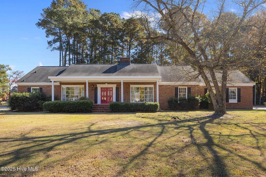 Photo of 3591 Hillcrest Drive, Farmville, NC 27828 (MLS # 100541196)
