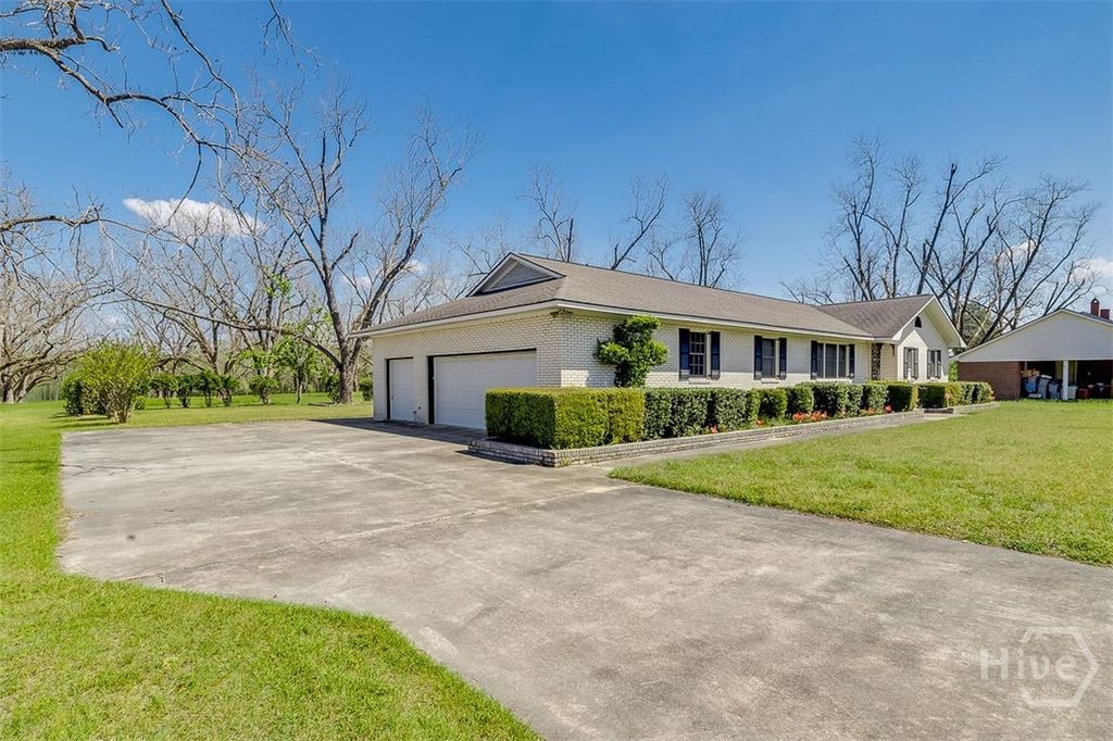 Photo of 820 E Barnard Street, Glennville, GA 30427 (MLS # SA352530)