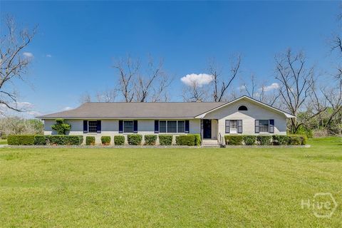 Homes For Sale - 820 E Barnard Street<br/> Tattnall County, Glennville, GA 30427