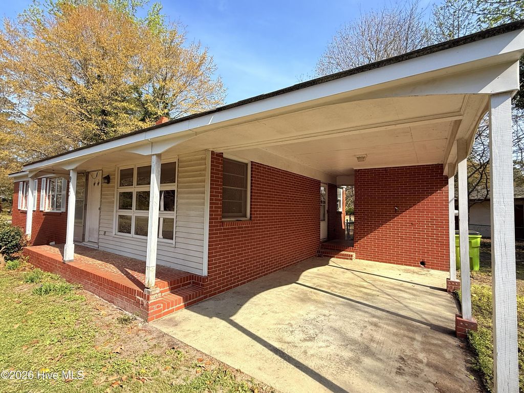 Photo of 910 Highland Avenue, Trent Woods, NC 28562 (MLS # 100563078)