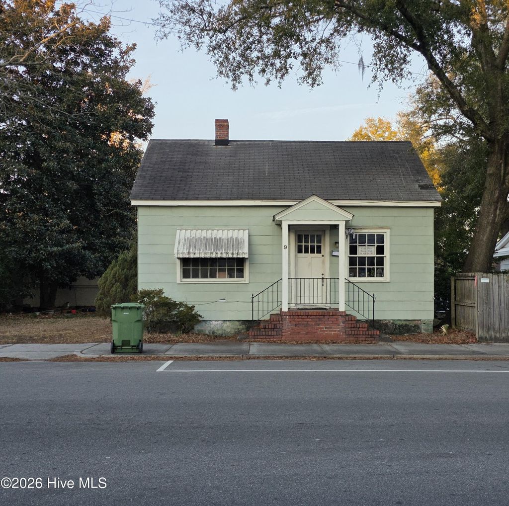 Photo of 9 N 17th Street, Wilmington, NC 28401 (MLS # 100550822)