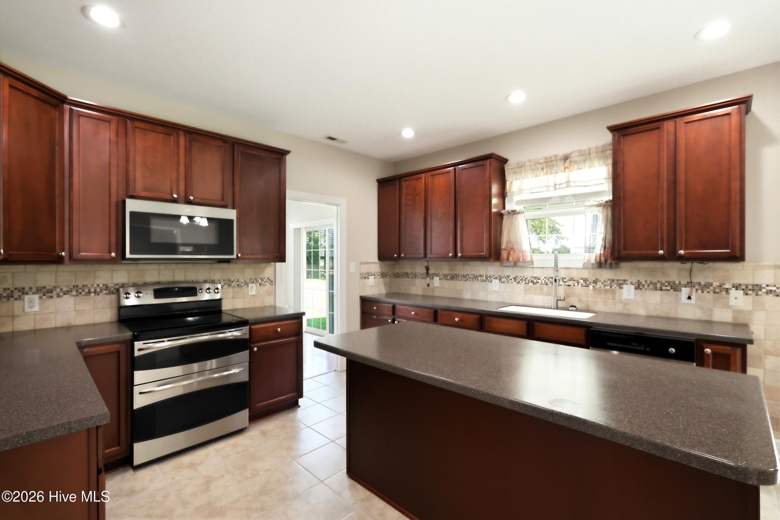 100 Farmington Drive