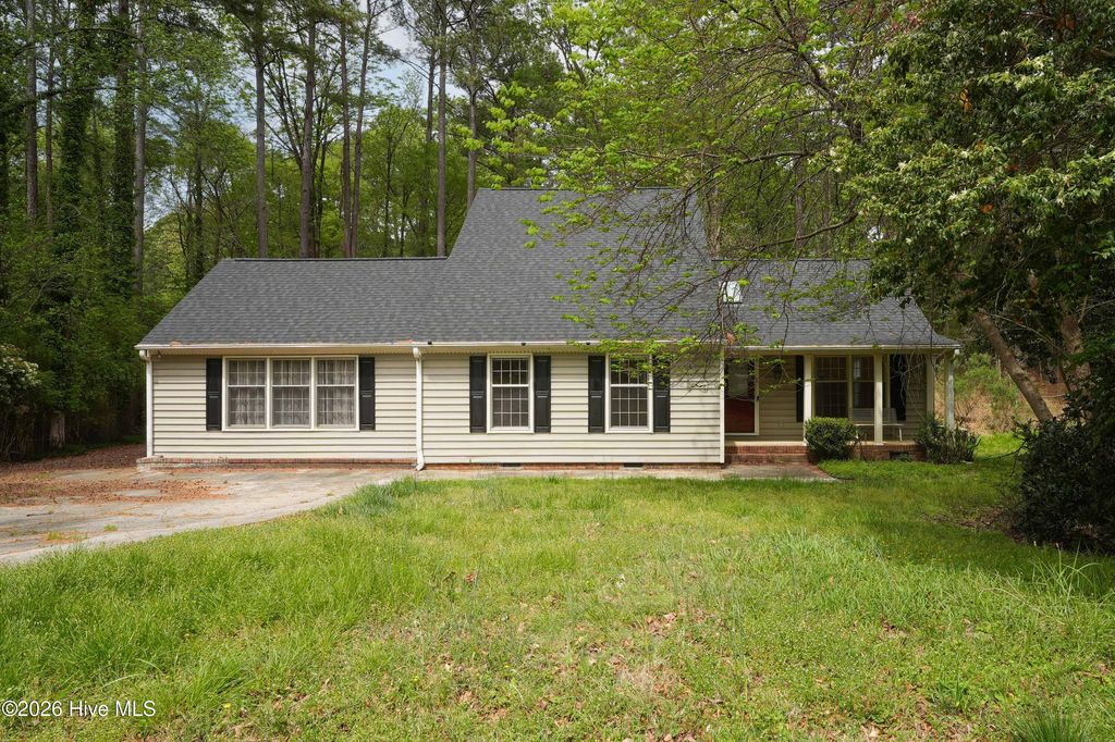 Photo of 2514 Millwood Court, Chapel Hill, NC 27514 (MLS # 100565091)