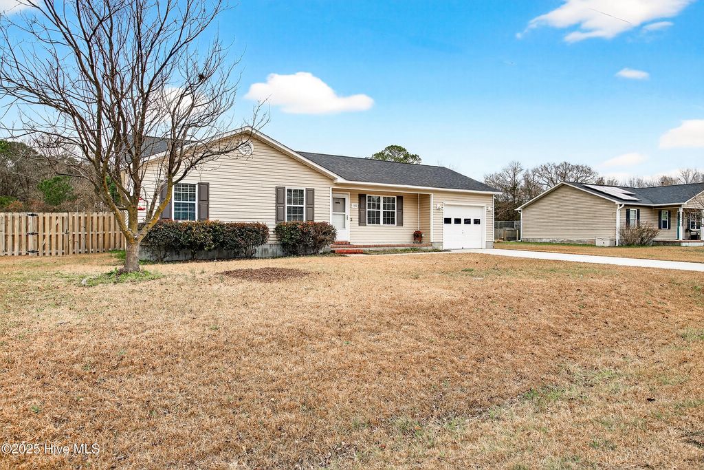 Photo of 118 Burrell Lane, Richlands, NC 28574 (MLS # 100546986)