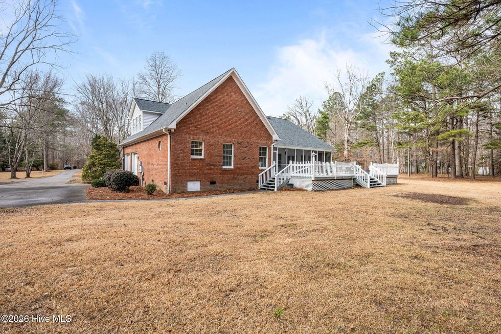 Photo of 313 Forest Glen Lane, Pollocksville, NC 28573 (MLS # 100548899)