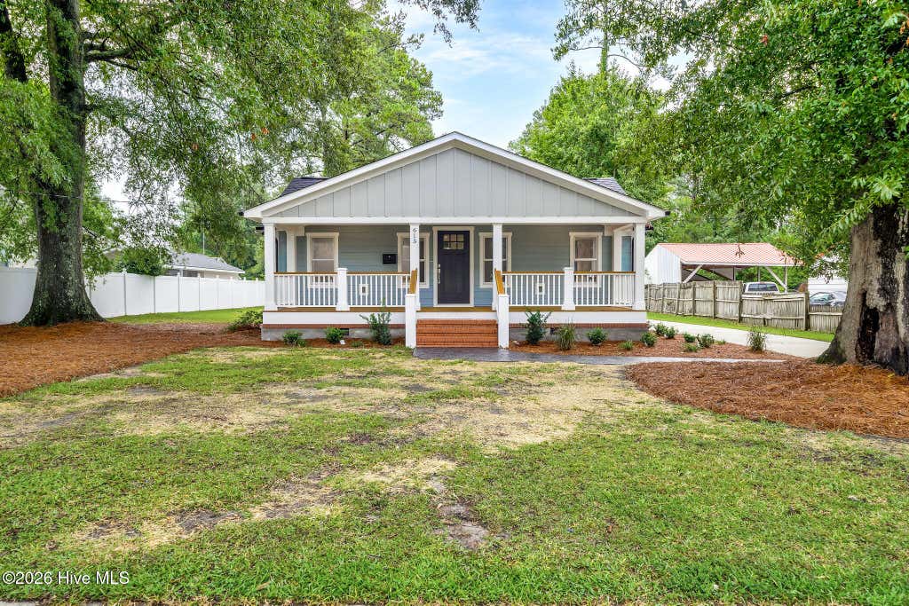 Photo of 615 S Raleigh Street, Wallace, NC 28466 (MLS # 100594514)