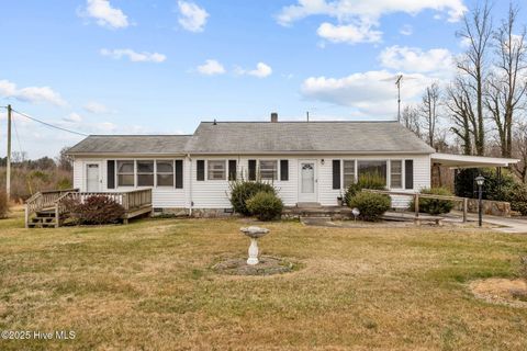 Homes For Sale - 1100 Ben Smith Road<br/> Siler City, NC 27344