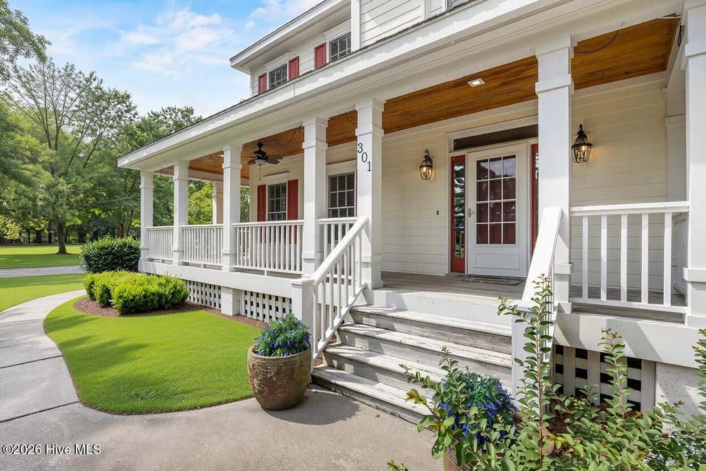 Photo of 301 Red Fox Run Drive, Wallace, NC 28466 (MLS # 100586686)