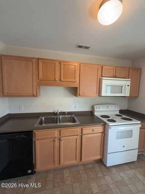 Townhouse For Rent - 643 Fowler Manning Road #20<br/> Richlands, NC 28574