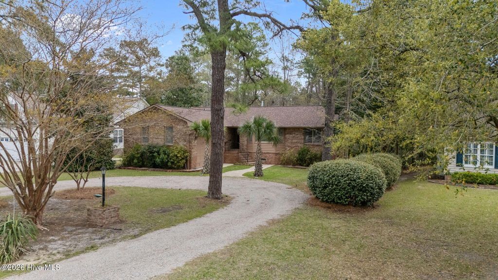 Photo of 1003 Coral Reef Drive, New Bern, NC 28560 (MLS # 100564546)