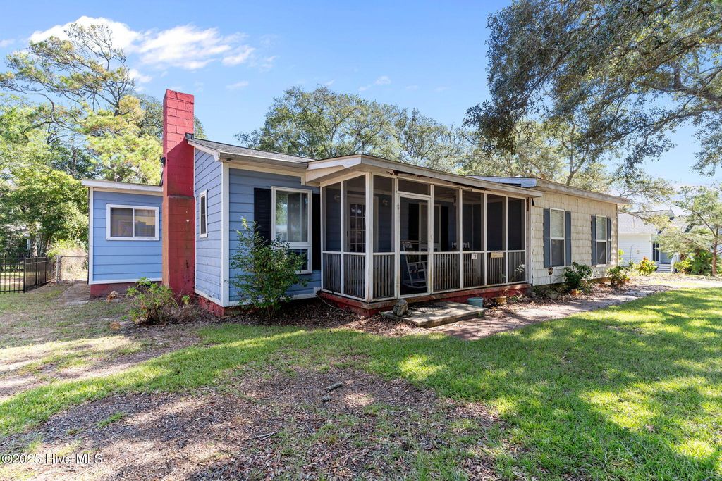 Photo of 116 SE 2nd Street, Oak Island, NC 28465 (MLS # 100536302)