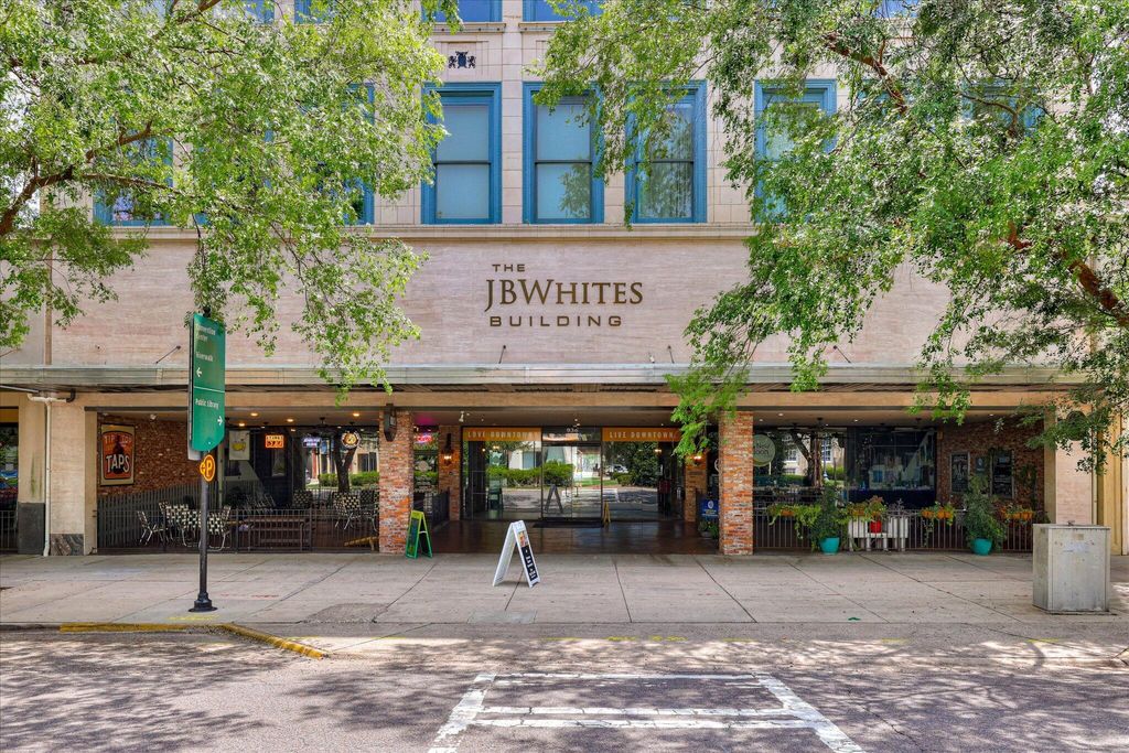 Photo of 936 Broad Street #404, Augusta, GA 30901 (MLS # 552531)