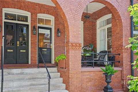 Condo For Sale - 316 E Charlton Street<br/> Savannah, GA 31401