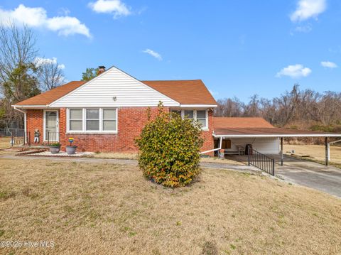 Photo of 15 East Drive, Jacksonville, NC 28546 (MLS # 100555945)