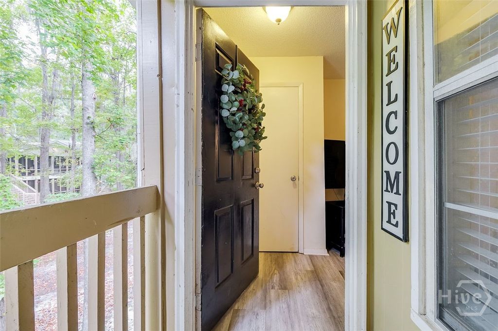 Photo of 401 N Cromwell Road #Q7, Savannah, GA 31410 (MLS # SA340639)