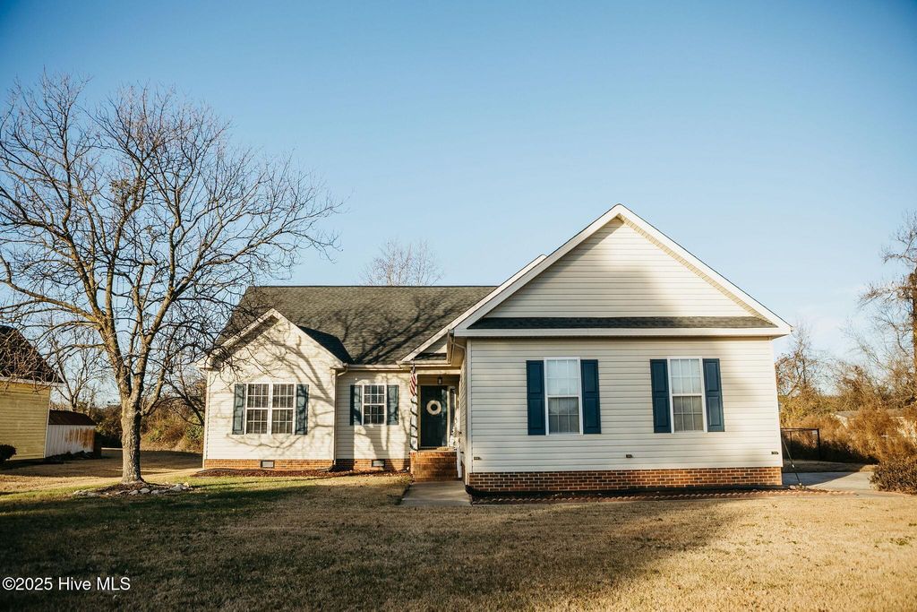 Photo of 111 Woodcroft Drive, Goldsboro, NC 27534 (MLS # 100546364)