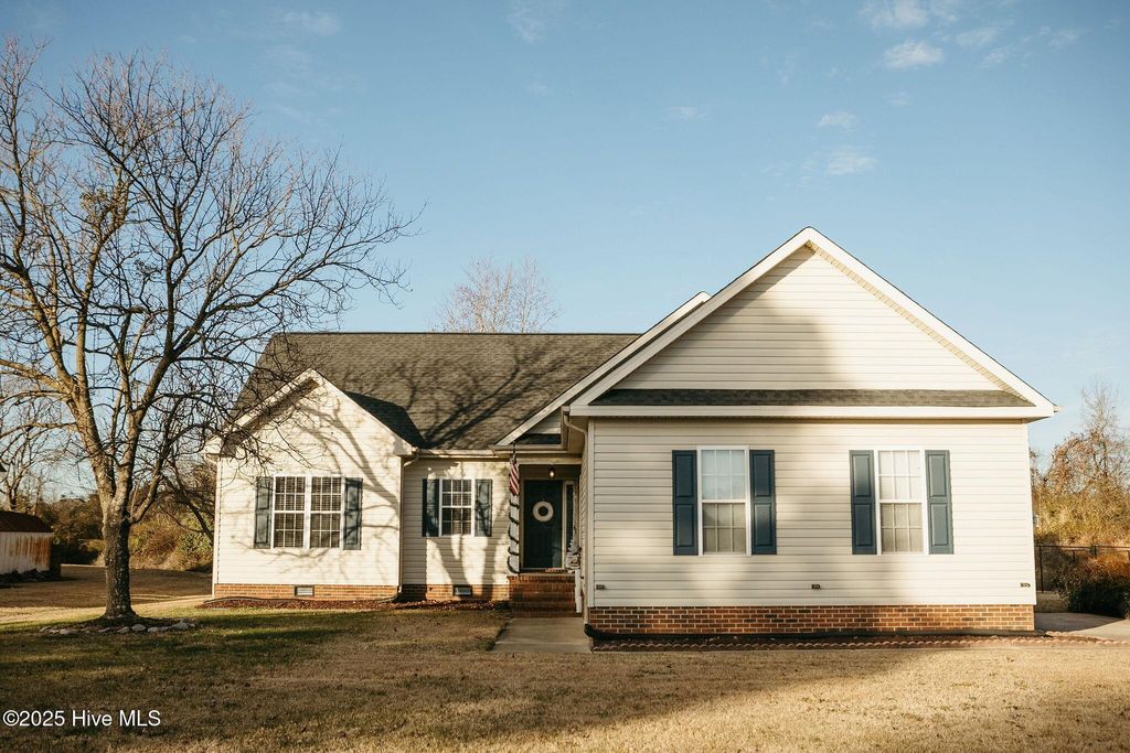 Photo of 111 Woodcroft Drive, Goldsboro, NC 27534 (MLS # 100546364)