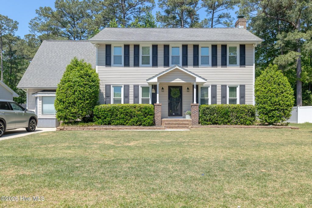 Photo of 2724 Northwoods Drive, Jacksonville, NC 28540 (MLS # 100568439)