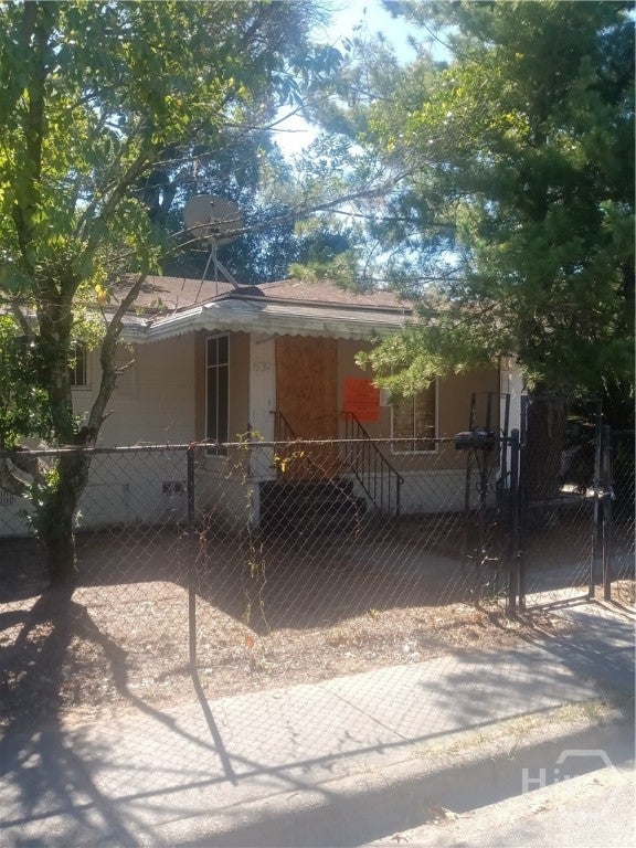Photo of 639 W 34th Street, Savannah, GA 31415 (MLS # SA367357)