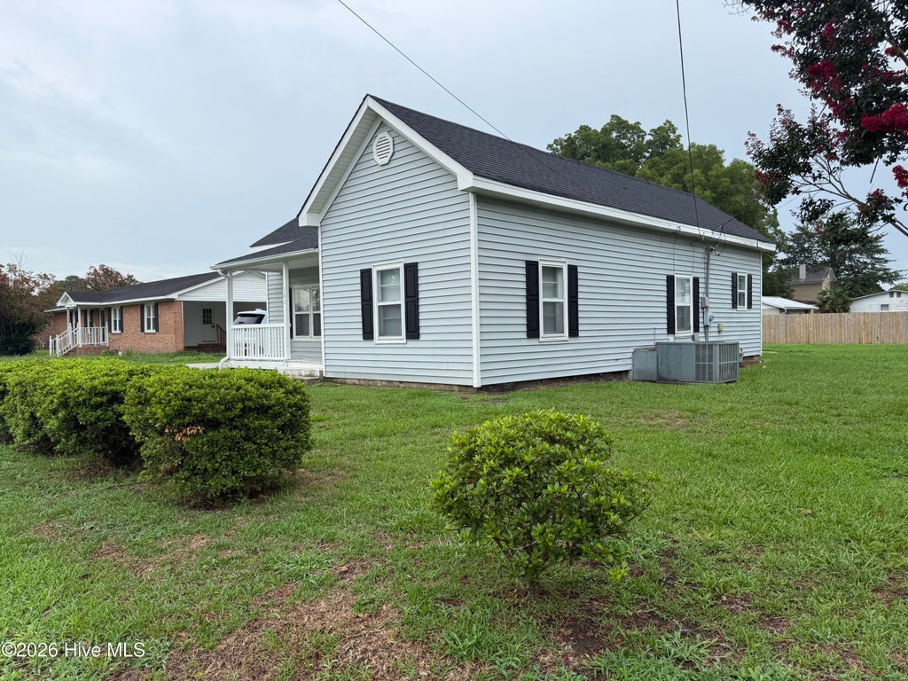 Photo of 162 Main Street, Winterville, NC 28590 (MLS # 100605374)