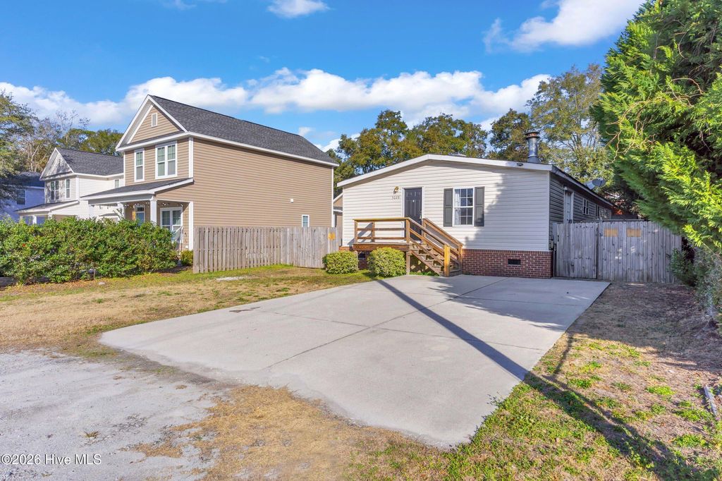 Photo of 5029 Peachtree Avenue, Wilmington, NC 28403 (MLS # 100550344)