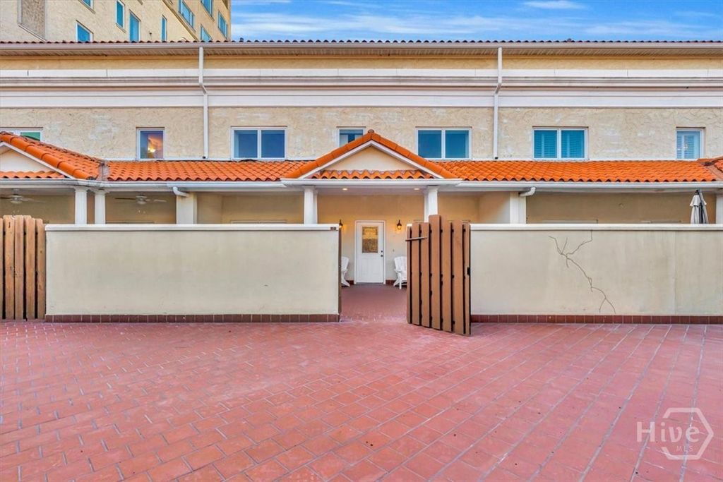 Photo of 700 Wilmington Island Road #T2, Savannah, GA 31410 (MLS # SA346296)