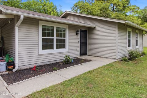 Tiny photo for 215 Winter Place, Jacksonville, NC 28540 (MLS # 100573962)