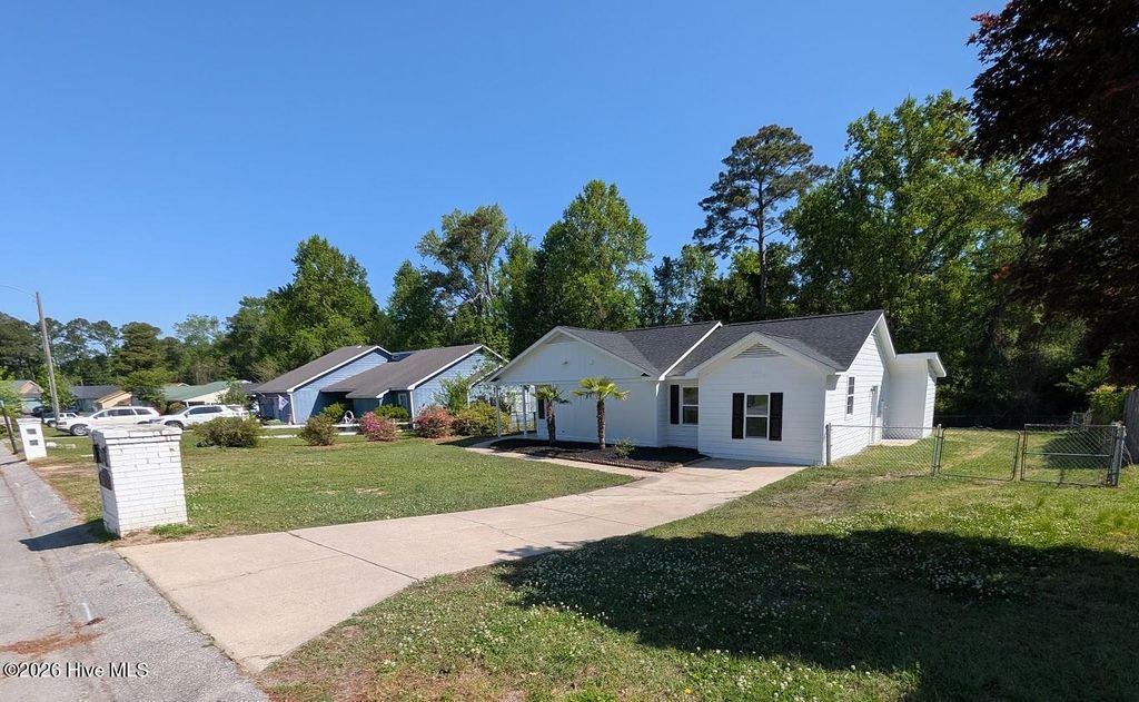 Photo of 2034 Hunters Ridge Drive, Midway Park, NC 28544 (MLS # 100567869)