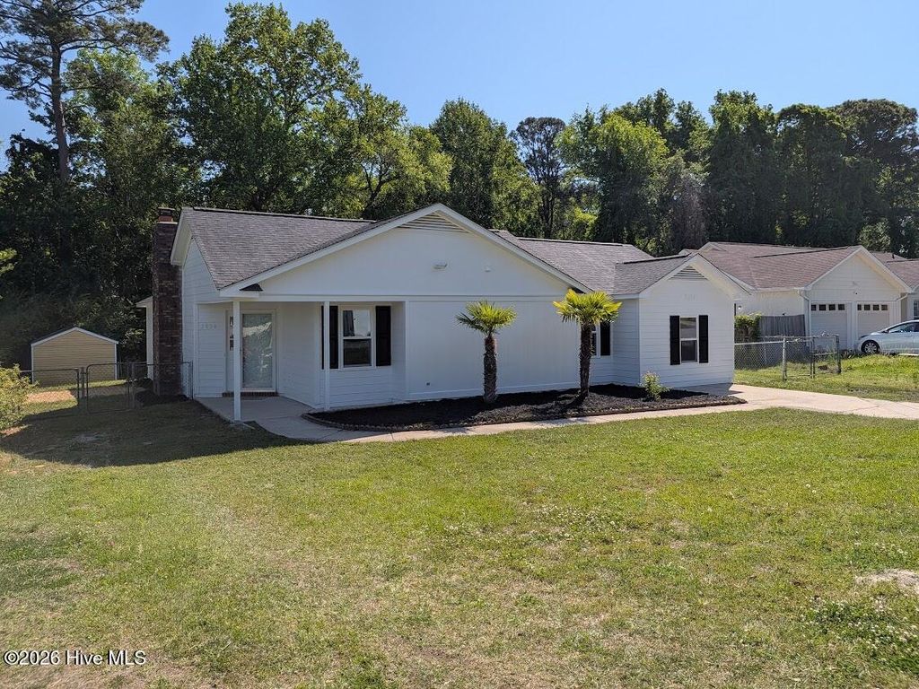 Photo of 2034 Hunters Ridge Drive, Midway Park, NC 28544 (MLS # 100567869)