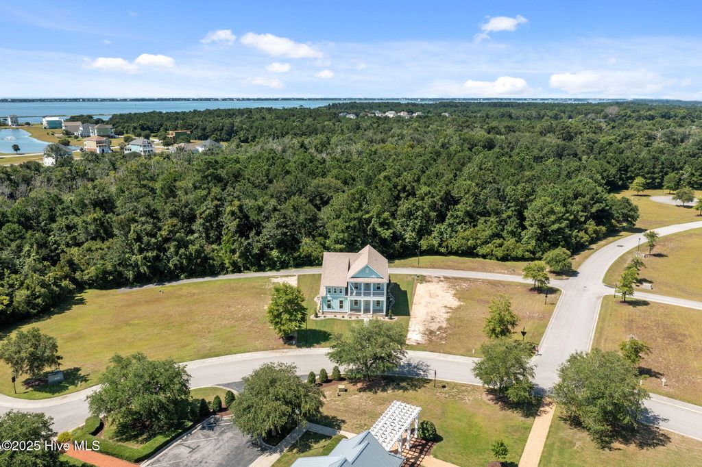 Photo of 312 Cannonsgate Drive, Newport, NC 28570 (MLS # 100516416)