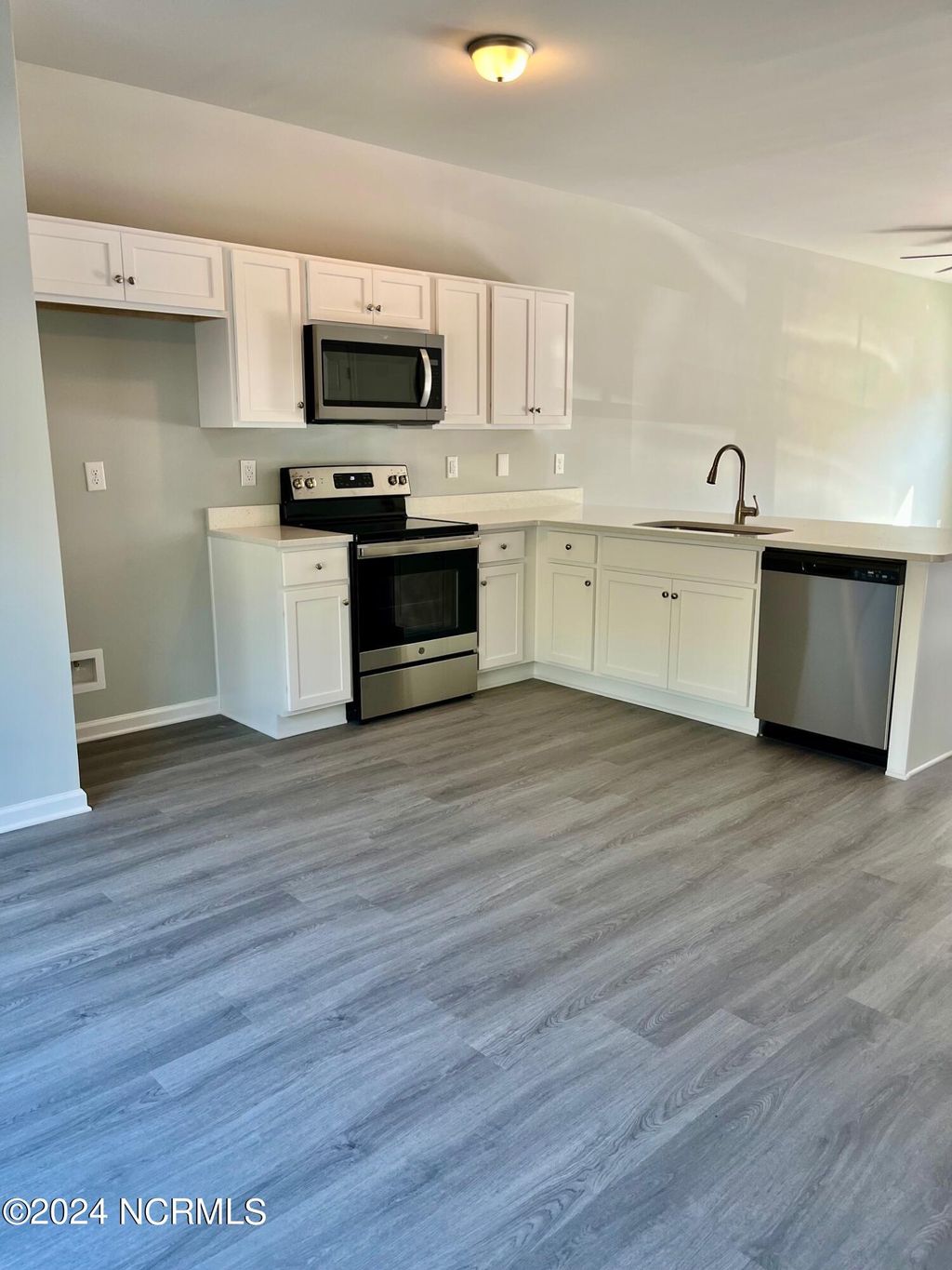 Photo of 168 Buckhorn Avenue, Holly Ridge, NC 28445 (MLS # 100574013)
