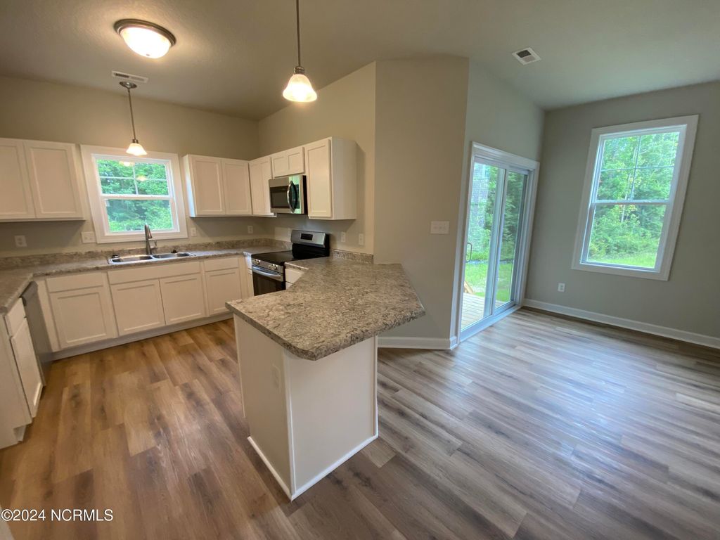 Photo of 255 Shallowbag Bay Lane, Jacksonville, NC 28546 (MLS # 100546750)