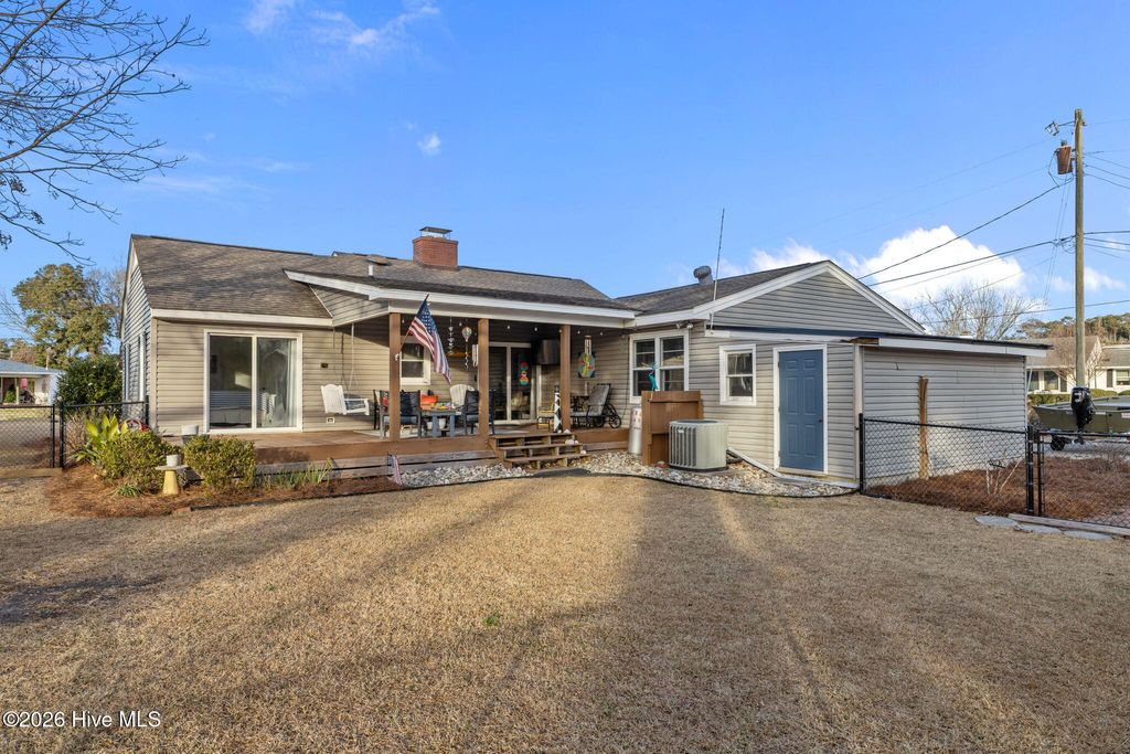 Photo of 104 George Street, Beaufort, NC 28516 (MLS # 100550600)