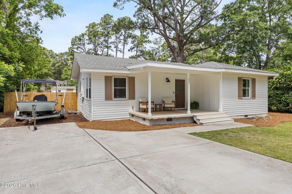 Photo of 227 Dixie Avenue, Wilmington, NC 28403 (MLS # 100572515)