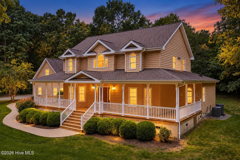 3915 Remington Run, photo 1 of 84
