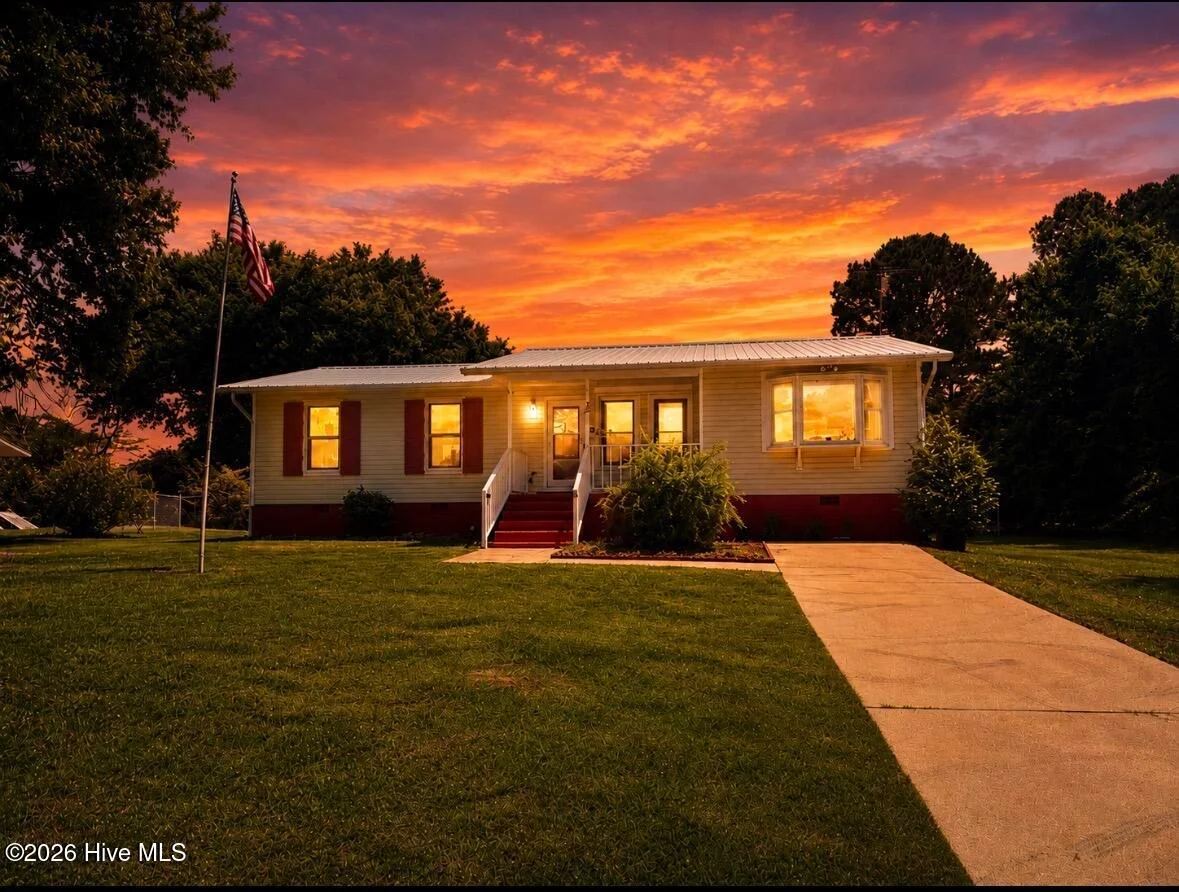 32 Arrowhead Drive