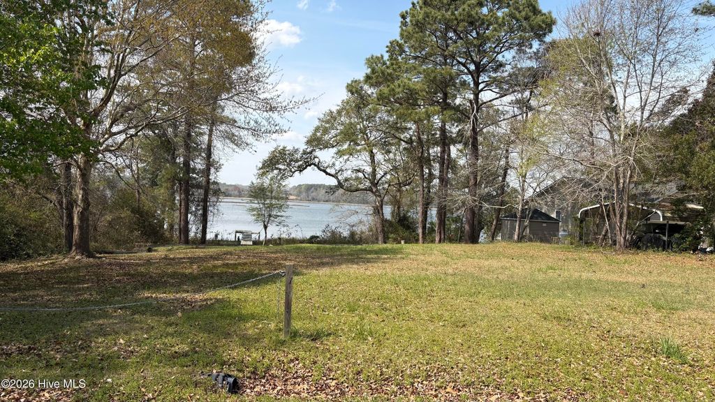 Photo of 32 Arrowhead Drive, Hubert, NC 28539 (MLS # 100562098)