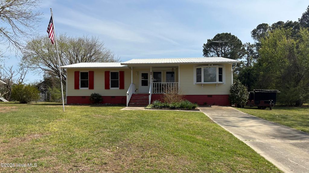 Photo of 32 Arrowhead Drive, Hubert, NC 28539 (MLS # 100562098)