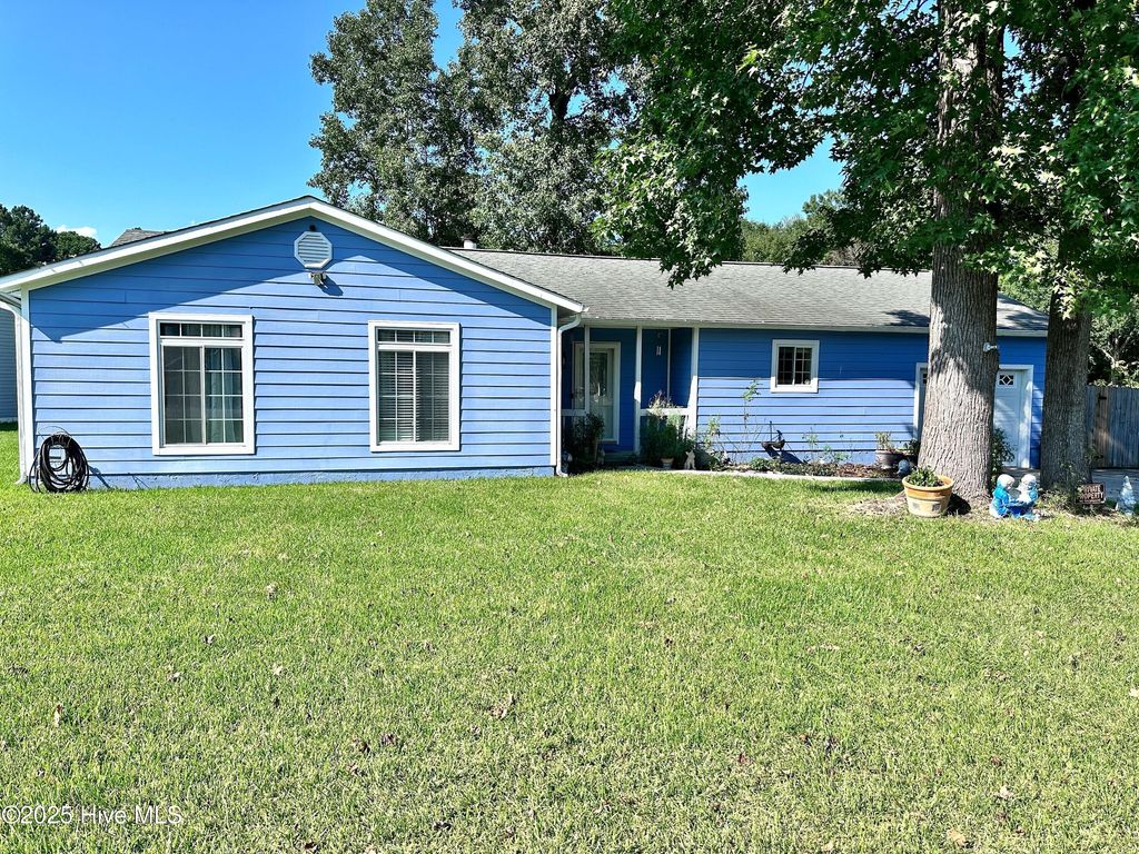 Photo of 909 Springdale Drive, Jacksonville, NC 28540 (MLS # 100531422)