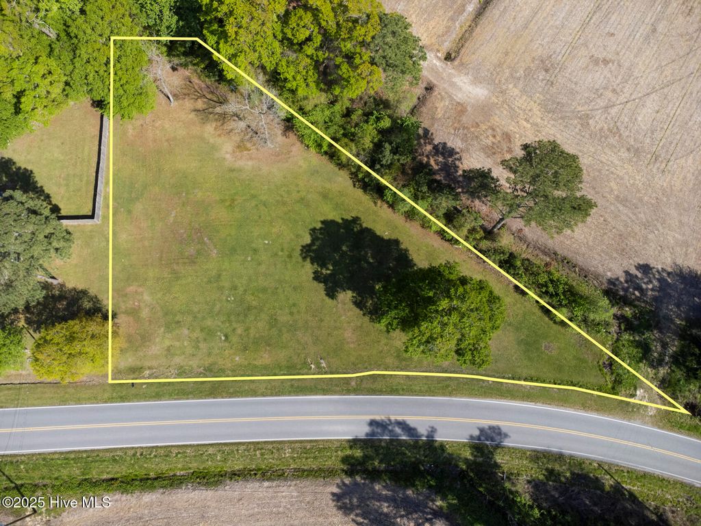 Photo of 424 Huffmantown Road, Richlands, NC 28574 (MLS # 100500798)