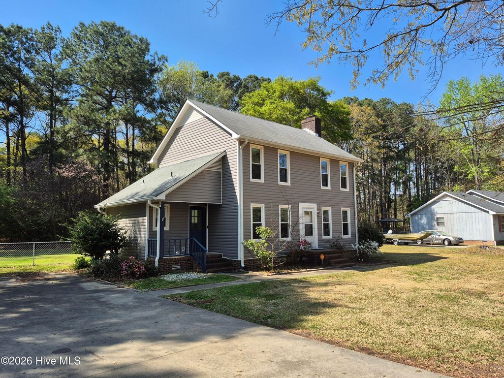Photo of 207 Duffy Drive, Goldsboro, NC 27534 (MLS # 100563271)