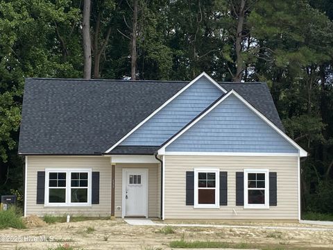 Homes For Sale - 111 Chester Place<br/> Pikeville, NC 27863