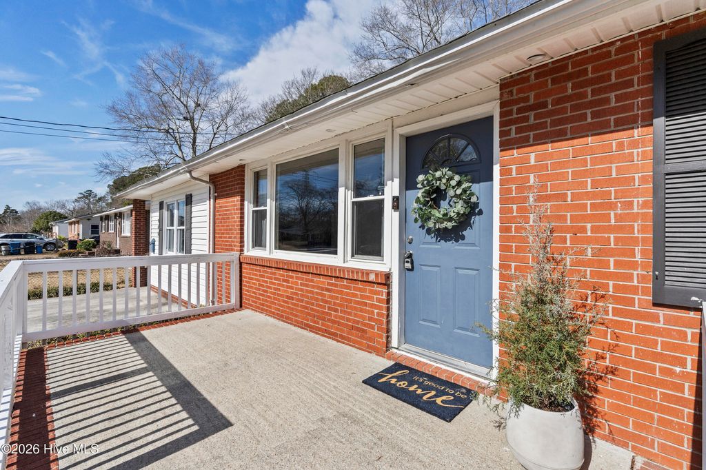 Photo of 609 Forest Grove Avenue, Jacksonville, NC 28540 (MLS # 100555407)