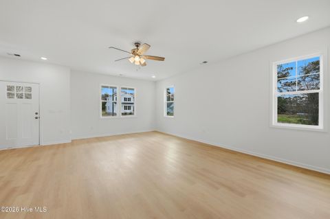 Tiny photo for 706 W Hayes Street, Burgaw, NC 28425 (MLS # 100559529)