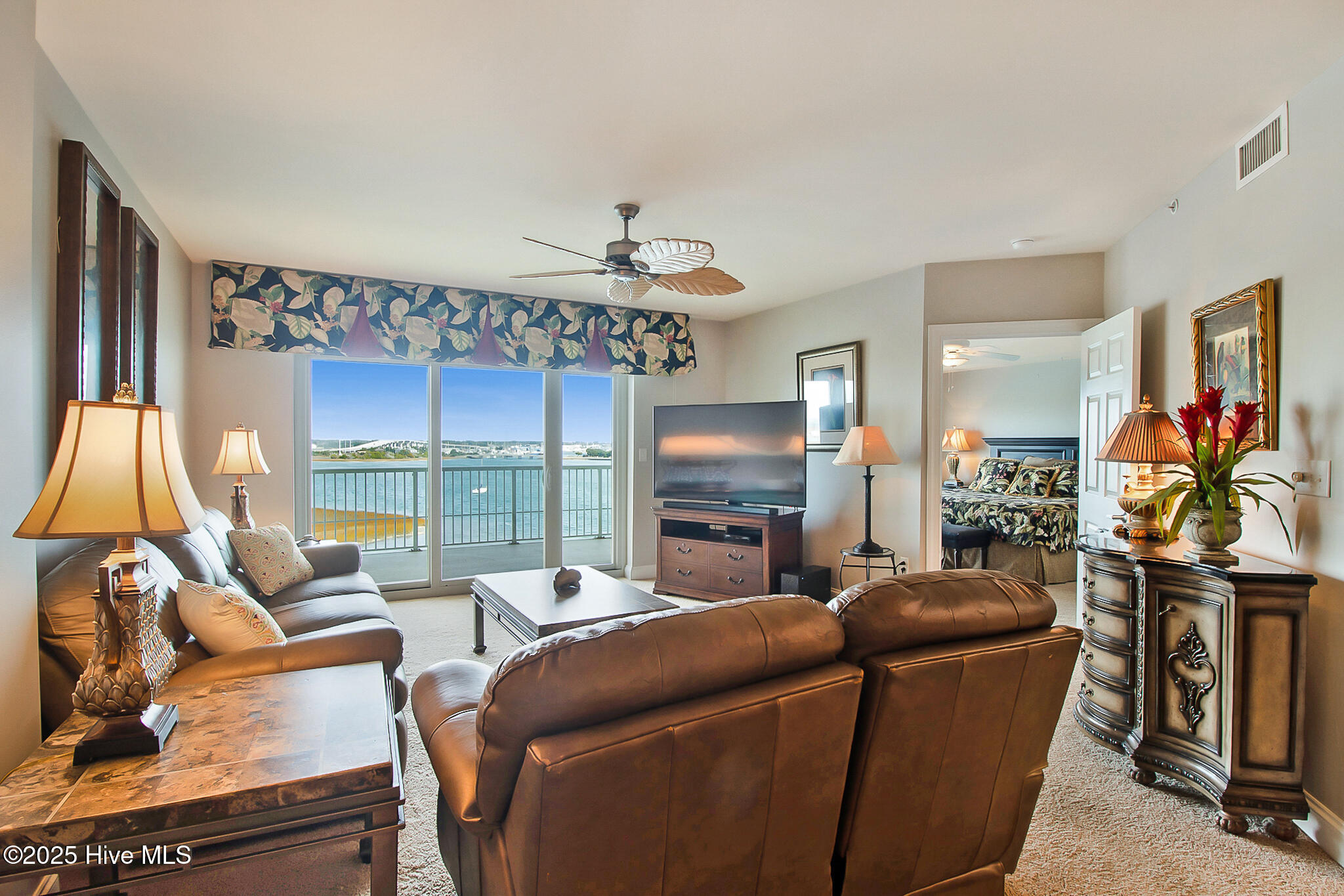 100 Olde Towne Yacht Club Road 512